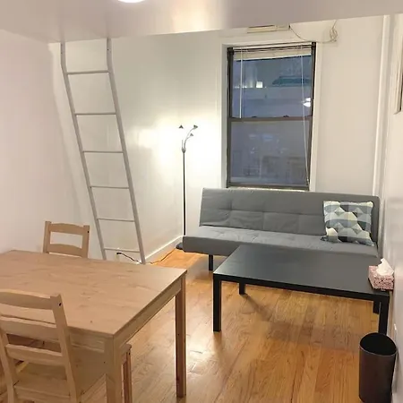 Private Room With Shower On Union Square Side 1